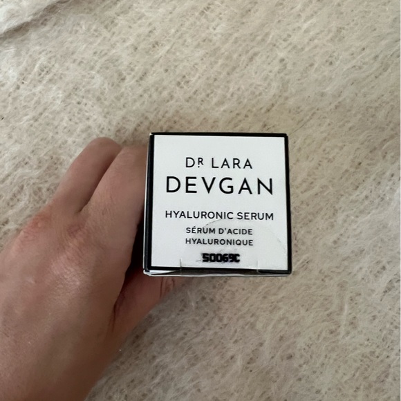 NWT Dr Lara Devgan Hyaluronic Serum - 1 oz - Picture 9 of 10